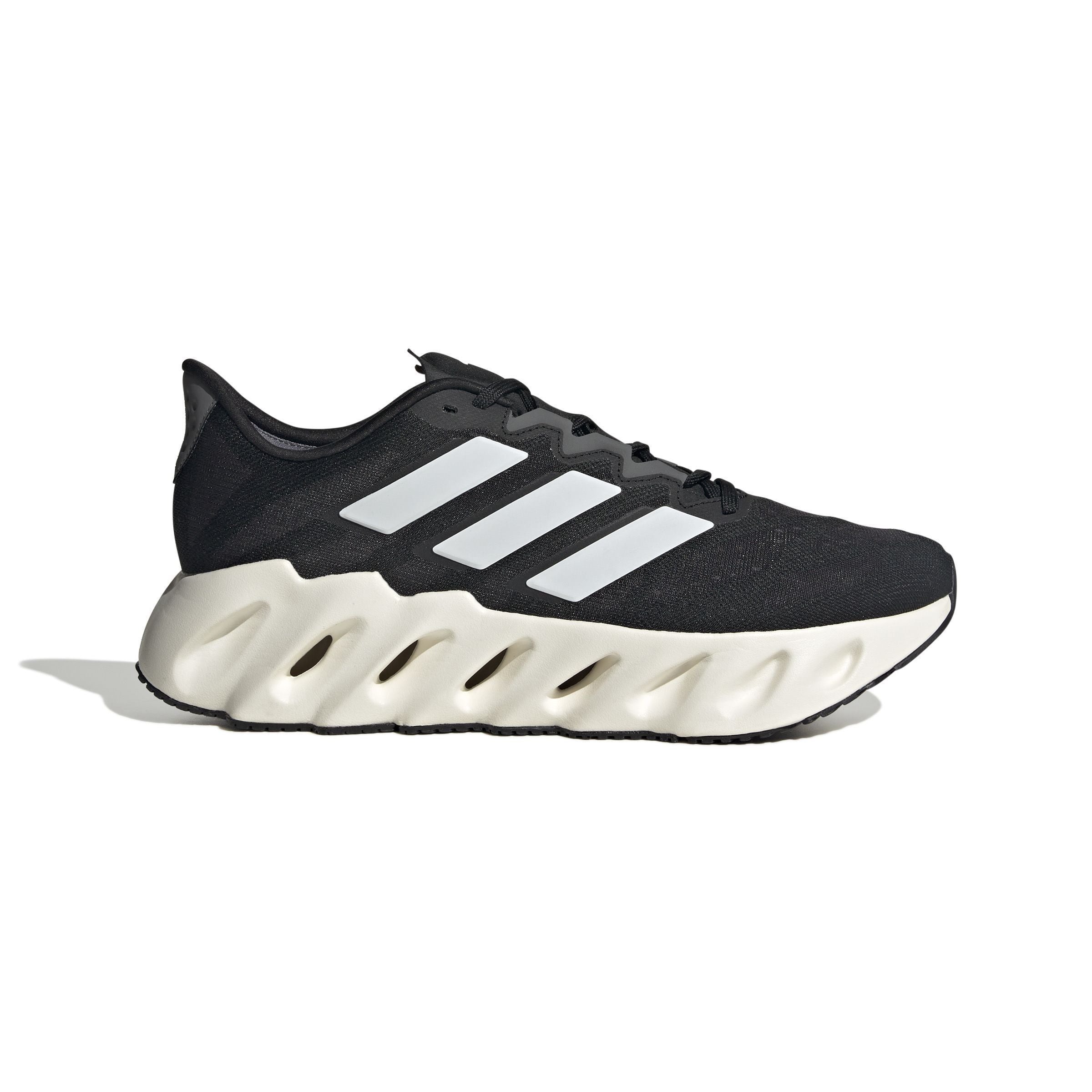 Adidas turn online