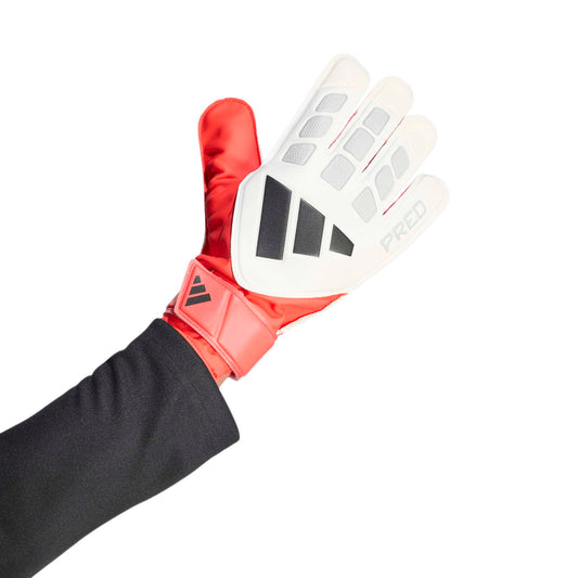 PREDATOR GOALKEEPER GLOVE TRAINING